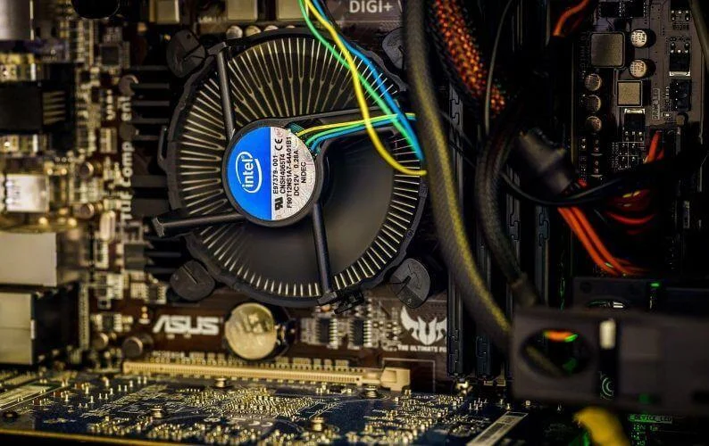 CPU-fläktfel vid uppstart: varför det inträffar och hur åtgärdar man det?