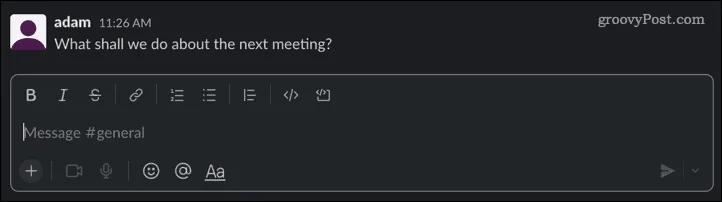 Hvordan lage en meningsmåling i Slack