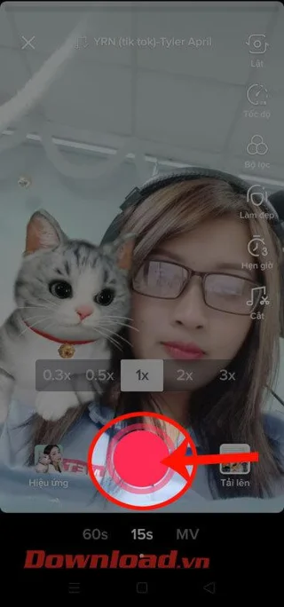 Инструкции за запис на видеоклипове в TikTok с ефекта Baby Cat на рамото ви