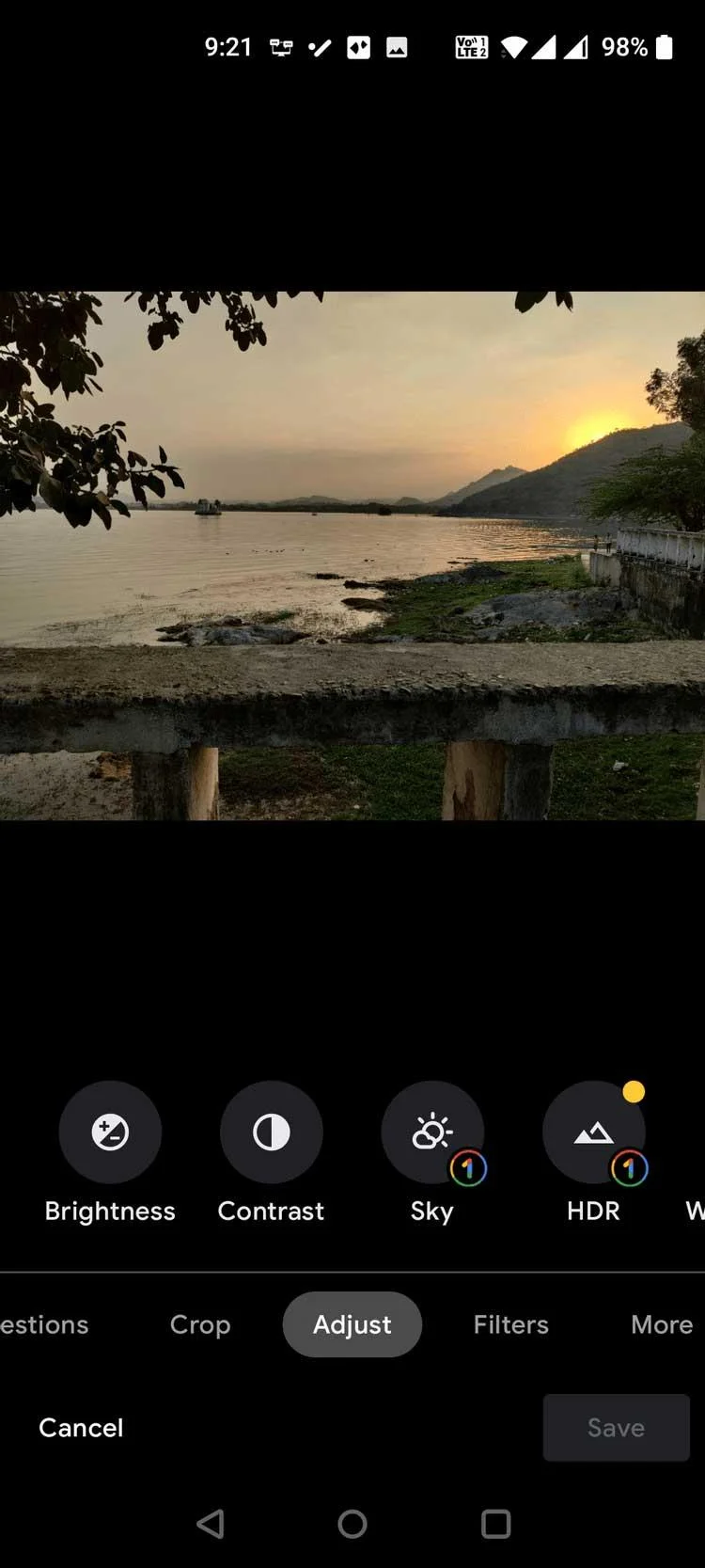Как да изостряте и обезшумявате снимки в Google Photos