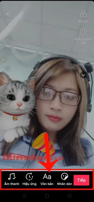Инструкции за запис на видеоклипове в TikTok с ефекта Baby Cat на рамото ви