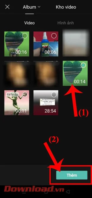 Norādījumi 2&nbsp;videoklipu apvienošanai, kas darbojas paralēli CapCut