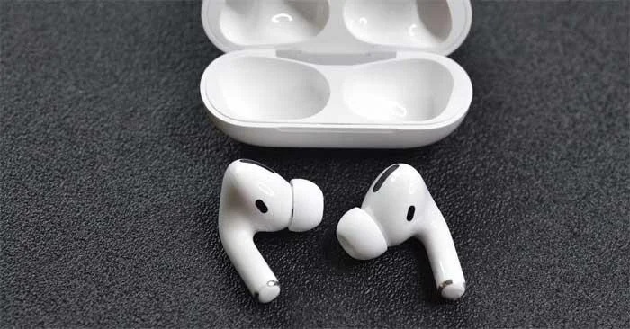 Kā novērst to, ka AirPods neparādās lietotnē Find My