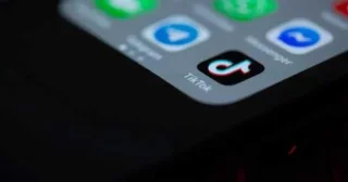 Как да докладвате акаунти, видеоклипове и коментари в TikTok