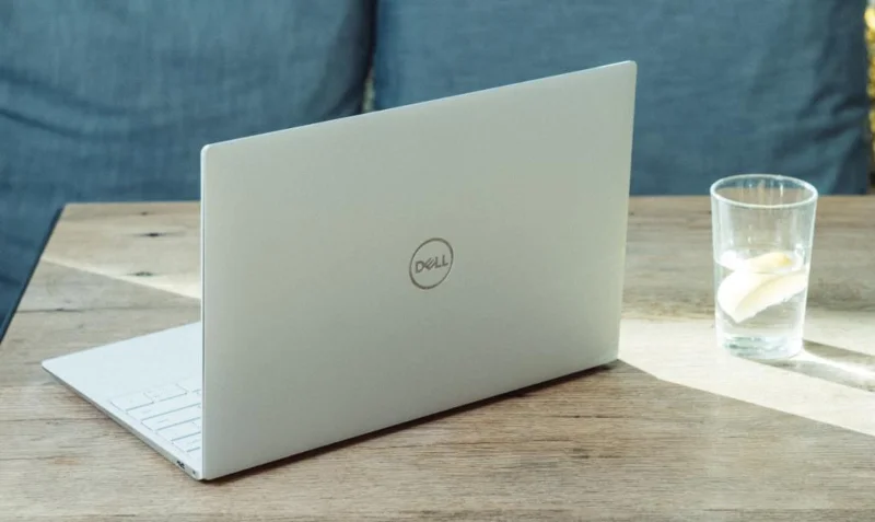 Hogyan lehet megtalálni a szervizcímkét egy Windows 10 laptopon