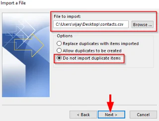 Como combinar e eliminar persoas de contacto duplicadas en Outlook 365?
